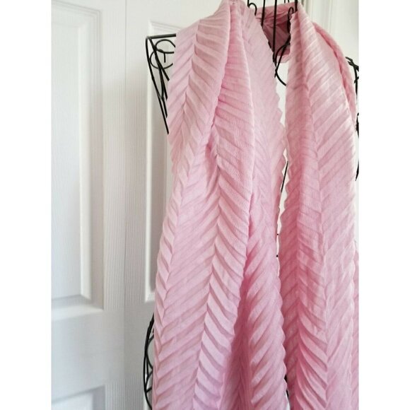Unbranded Women's Scarf Pink Crinkled V Pattern Wrap 30" x 72" Rectangle Shawl - Picture 2 of 3